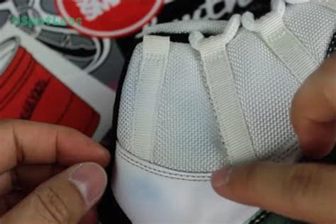 how to get jean stains out of white shoes